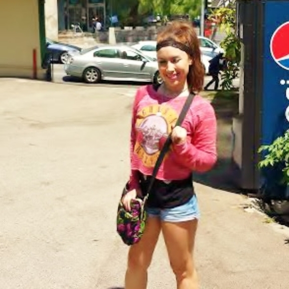 Bravado SM Guns 'n Roses Red Graphic Cropped Pullover Sweater - Picture 9 of 9